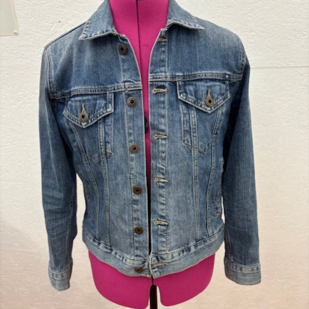 Lucky Brand Classic Jean Jacket, Distressed, Small